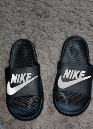 Шльопанці від nike чоловічі