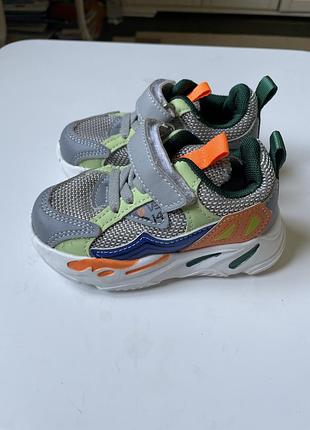 Кроссовки унисекс 24 размер