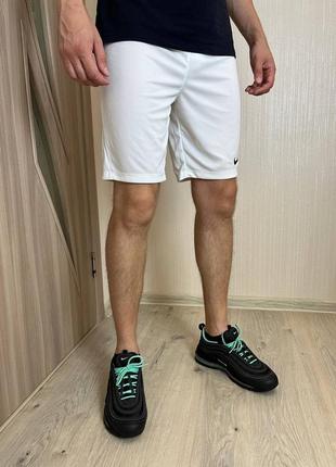 Спортивные шорты out nike