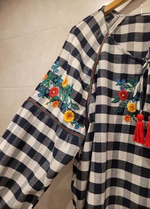 Блуза з вишивкою3 фото