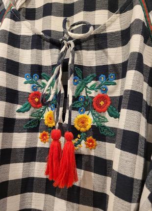 Блуза з вишивкою2 фото