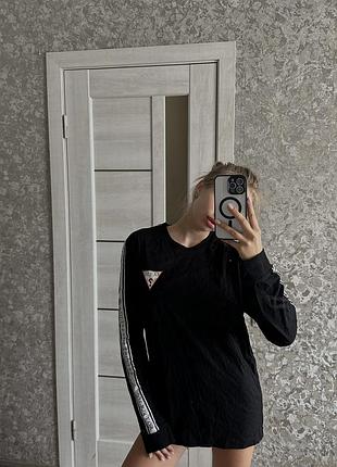 Женский лонгслив guess размер m