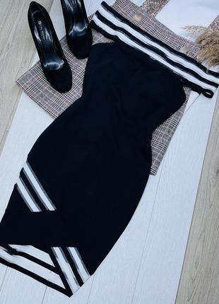Новое чёрное трикотажное платье m платье футляр короткое платье на запах с открытыми плечами