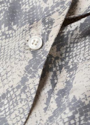 Сорочка зміїний принт h&m оверсайз укорочена вільний крій літня 100% віскоза сіра бежева блуза короткий рукав4 фото