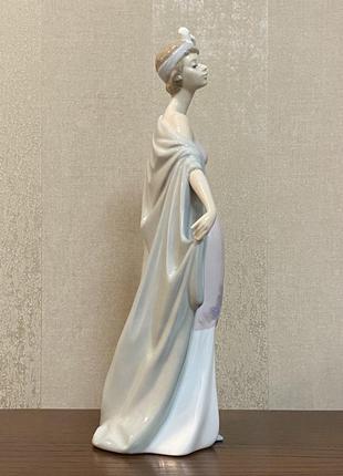 Фарфорова статуетка lladro «вишуканість».