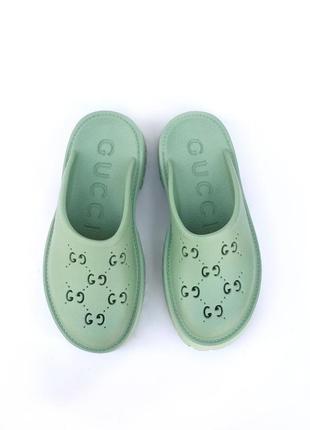 Сабо жіночі в стилі gucci гуччі зелені шльопанці клоги на платформі 36-403 фото