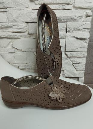 Оригинальные женские кожаные туфли rieker