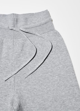 Трикотажные брюки в рубчик uniqlo