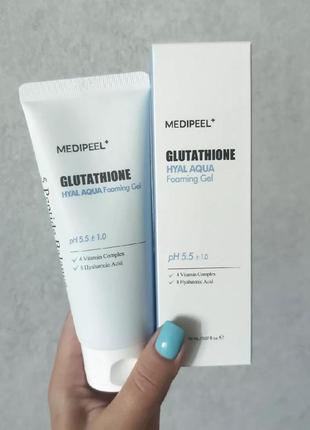 Гель для вмивання medi peel glutathione hyal aqua foaming gel