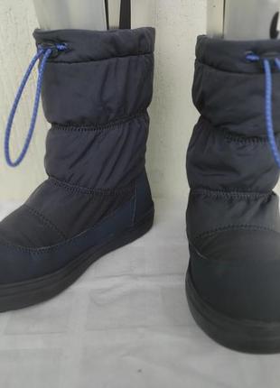 Сапожки  crocs women's lodgepoint pull-on Dosney р.36