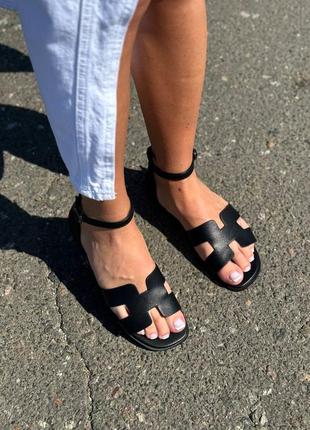 Топовые женские черные босоножки с закрытой пяткой, сандалии в стиле hermes