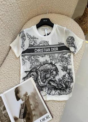 Женская брендовая футболка в стиле dior