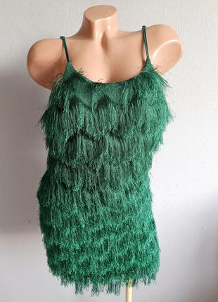 Пухнаста сукня, травяного кольору.