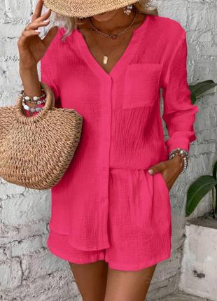 Малиновий рожевий жіночий мусліновий костюм оверсайз вільного крою сорочка шорти жіночий прогулянковий повсякденний костюм муслін4 фото