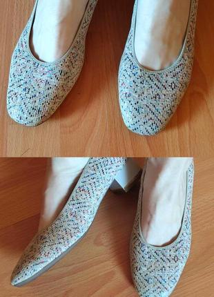 Супер удобные мягкие туфли на небольшом устойчивом каблуке замшевые бежевые  ара6 фото