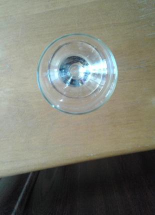 Вінтажний скляний келих на ніжці з різзю4 фото