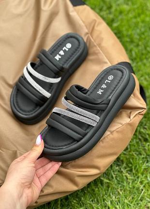 Жіночі шльопанці чорні