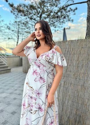 Длинное платье на запах с цветочным принтом с бретелями завязками с открытыми плечами...