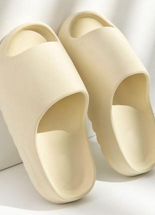 Шлопанцы adidas yeezy slide