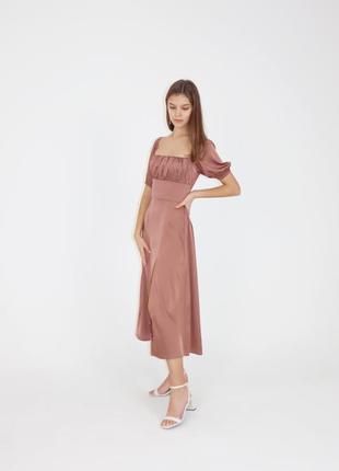 Шовкова сукня міді з квадратним вирізом і розрізом святкова s