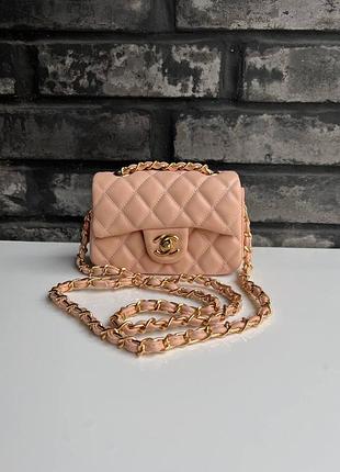 Женская сумка в стиле chanel