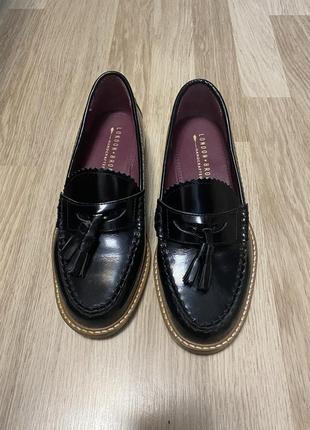 Лоферы новые туфли глянцевая кожа topman 42 размер