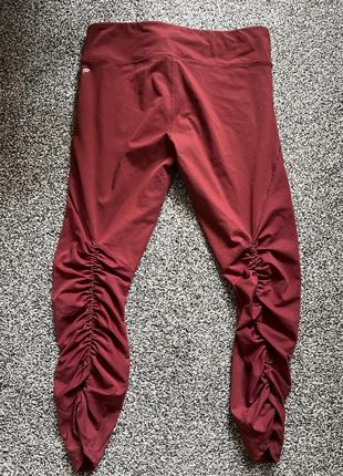 Женские брюки для йоги fabletics leggings medium red mid waist pureluxe ruched 7/8 pants2 фото