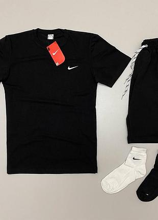 Літній костюм шорти та футболка nike