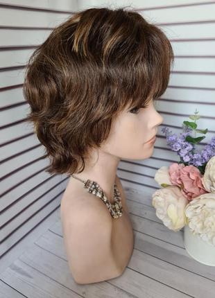 Парик фабричный 100% натуральный волос с имитацией кожи головы.