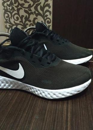 Мужские кроссовки soccer nike emergent 5 running