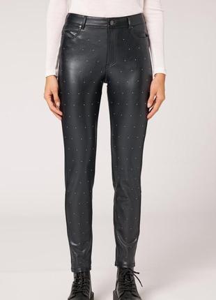 Calzedonia, термо леггинсы с эффектом кожи и заклепками