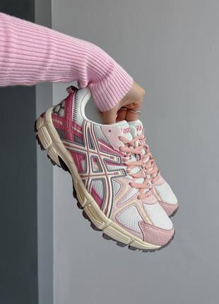 Трендовые кроссовки asics