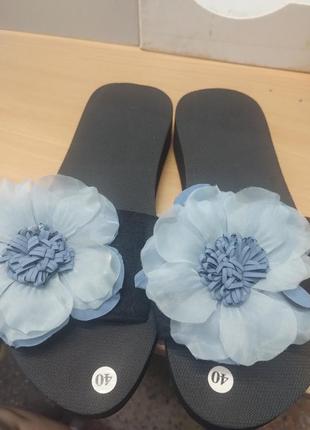 Шльопки на платформі