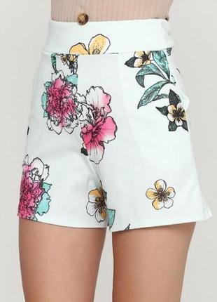 Шорти у квітковий принт boohoo