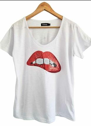 Невыразимо стильная и неповторимая футболка с ярким принтом очень большого размера батал