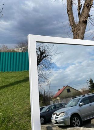 Дзеркало підлогове в тонкій рамі білого кольору на ніжці 150 х 50 см