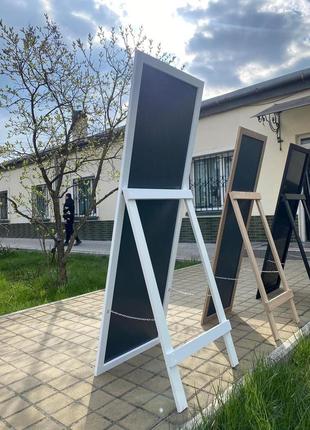 Дзеркало підлогове в тонкій рамі білого кольору на ніжці 150 х 50 см