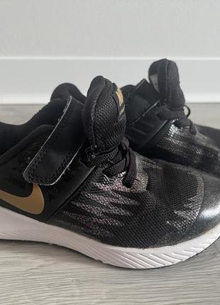 Nike кросівки 28