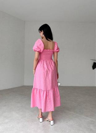 Женское летнее платье миди с открытыми плечами в горошек3 фото