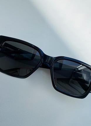 Солнцезащитные очки guess