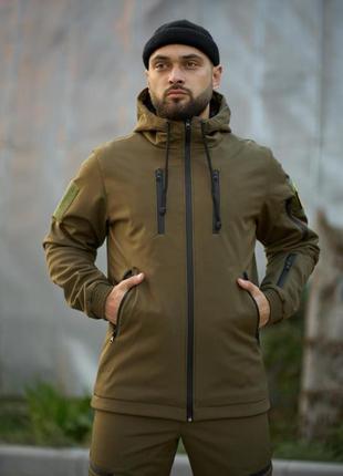 Куртка осенняя из софтшелла на микрофлисе, цвета койот, хаки, черный