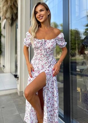 Ніжна легка літня сукня