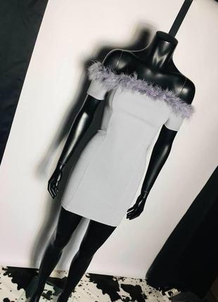 Серое платье с лебединым пухом missguided