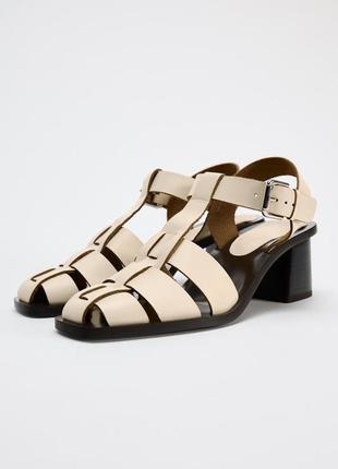 Босоніжки zara римські босоніжки