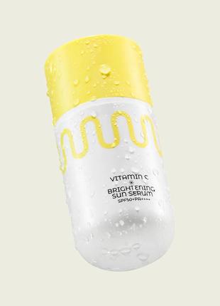 Сонцезахисна сироватка з вітаміном с commonlabs vitamin c brightening sun serum spf50+pa++++ (51ml)
