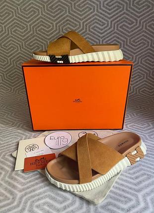 Шльопанці коричневі