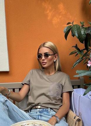 Футболка біла чорна червона бежева