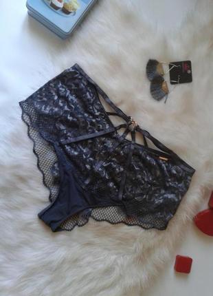 Гарнезні сірі мереживні трусики