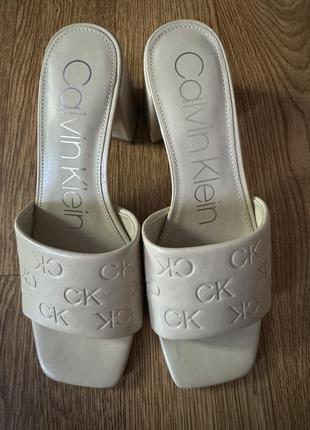 Шльопанці жіночі calvin klein