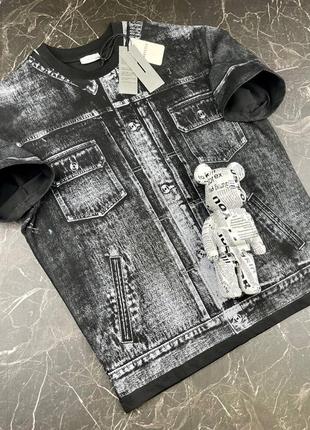 Футболка в стилі dior